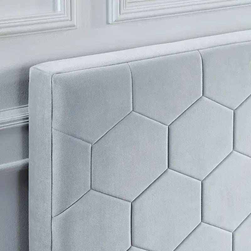 Letto imbottito in velluto grigio chiaro con cassetti contenitore – Matrimoniale / Queen