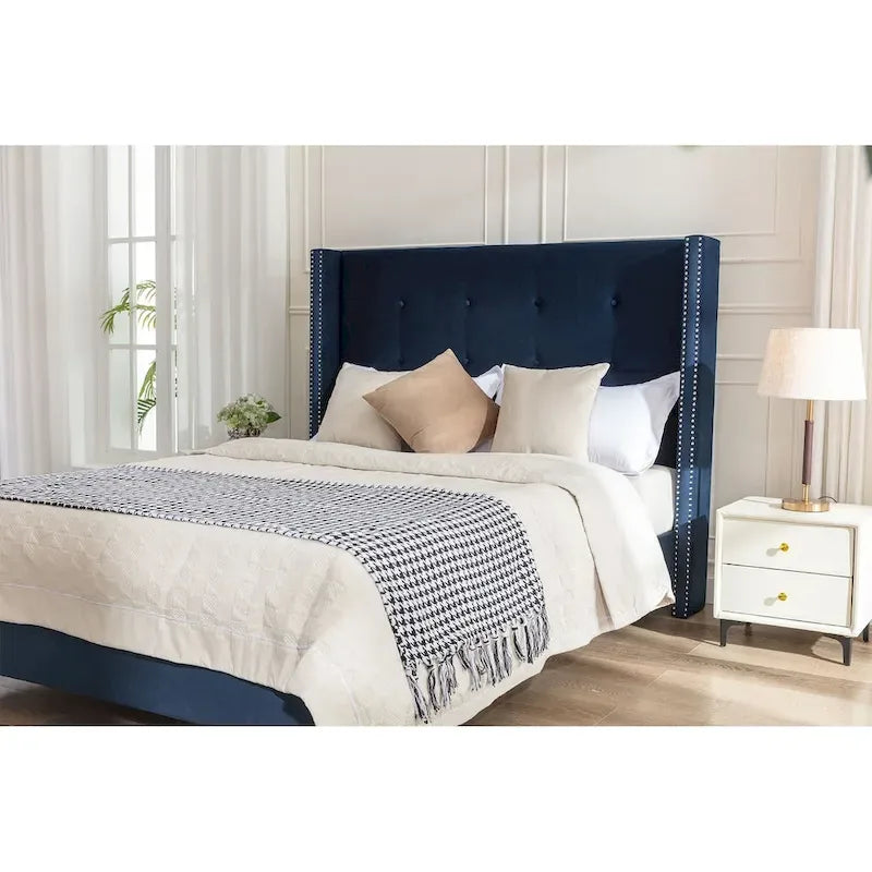 Letto matrimoniale Queen size in velluto blu / avorio – testiera capitonné ad ali, 2 persone